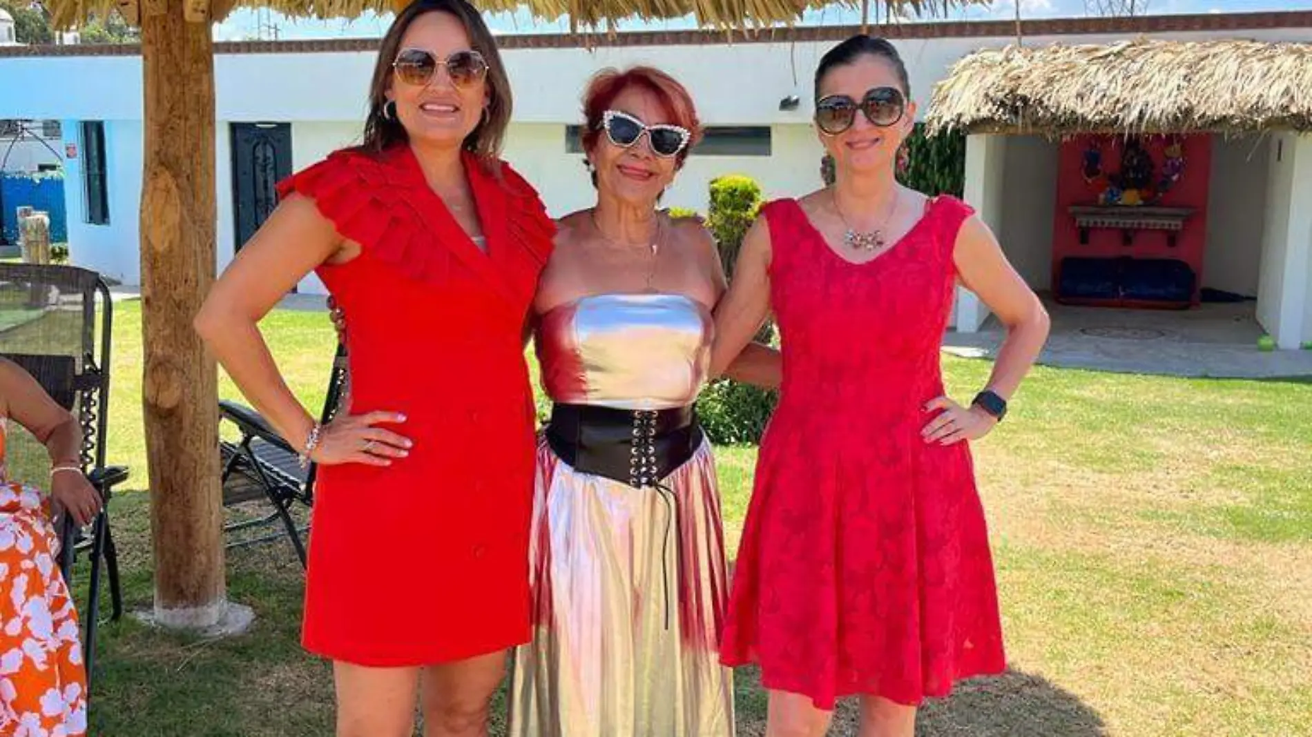 FOTO PRINCIPAL SJR Con las anfitrionas de la fiesta Silvana Rojas y Laura Cardenas